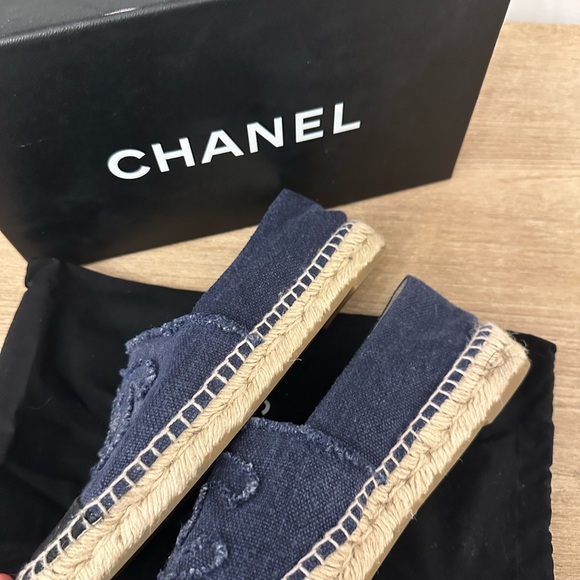 Authentic chanel espadrilles denim - Picture 2 of 4
